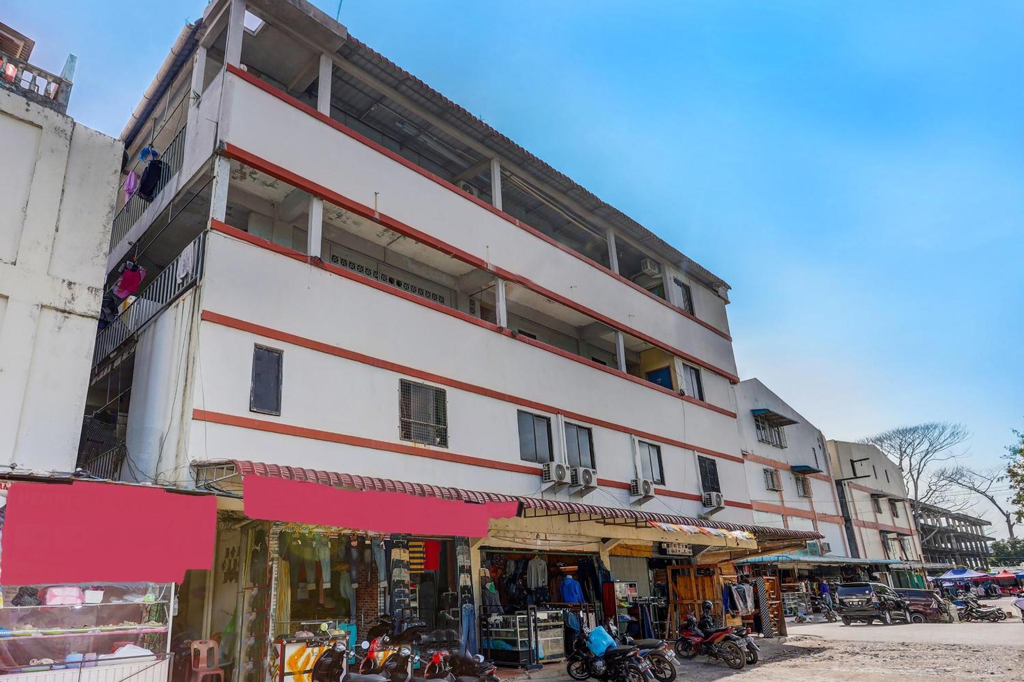 Oyo 92322 Hasan House Syariahnearpelabuhan Feri Harbor Bay Нагоя Экстерьер фото