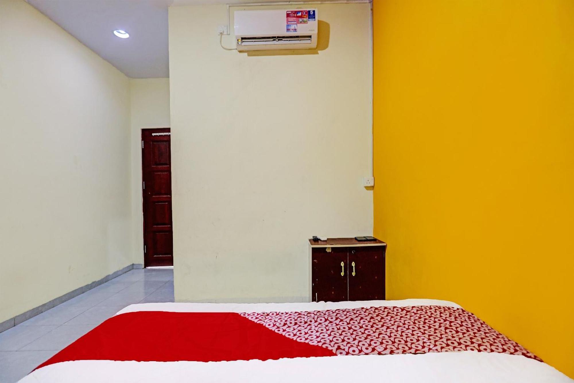 Oyo 92322 Hasan House Syariahnearpelabuhan Feri Harbor Bay Нагоя Экстерьер фото